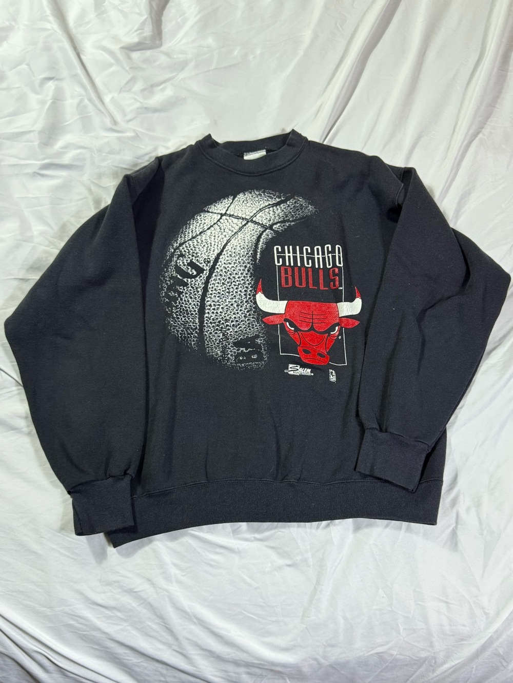 Vintage Salem Sportswear Chicago Bulls Black Crewneck Sweatshirt with Team Logo